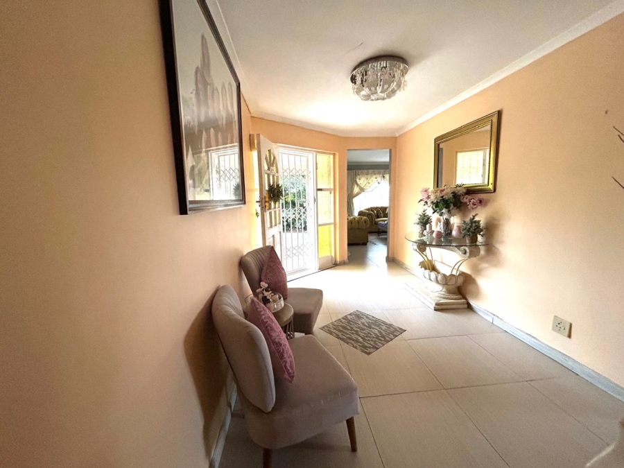 5 Bedroom Property for Sale in Beacon Bay Eastern Cape